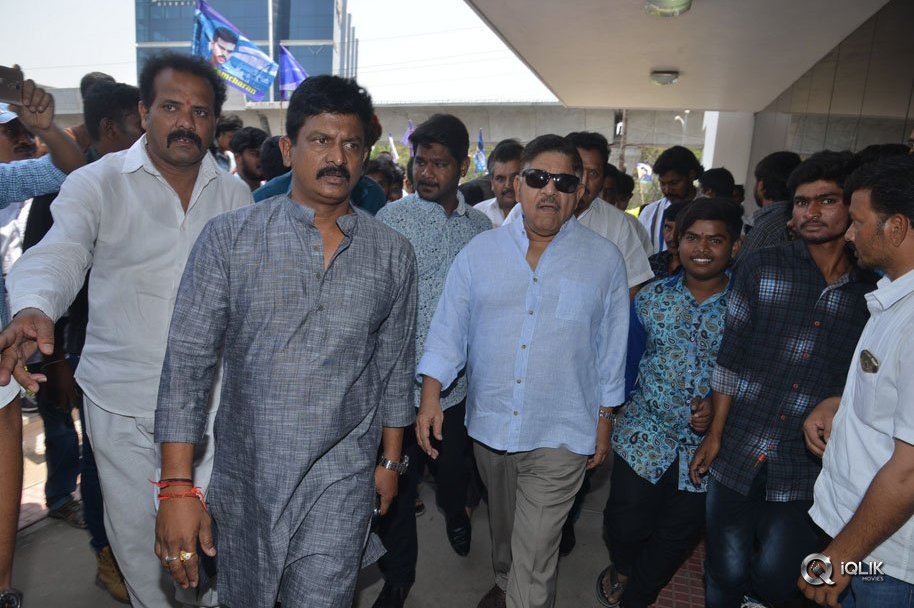 Ram-Charan-Birthday-Celebrations-At-Chiranjeevi-Blood-Bank